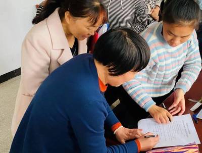 聯通家校，共架金橋——輝縣市常村鎮中心學校第七屆家委會成立暨家庭教育咨詢服務啟動